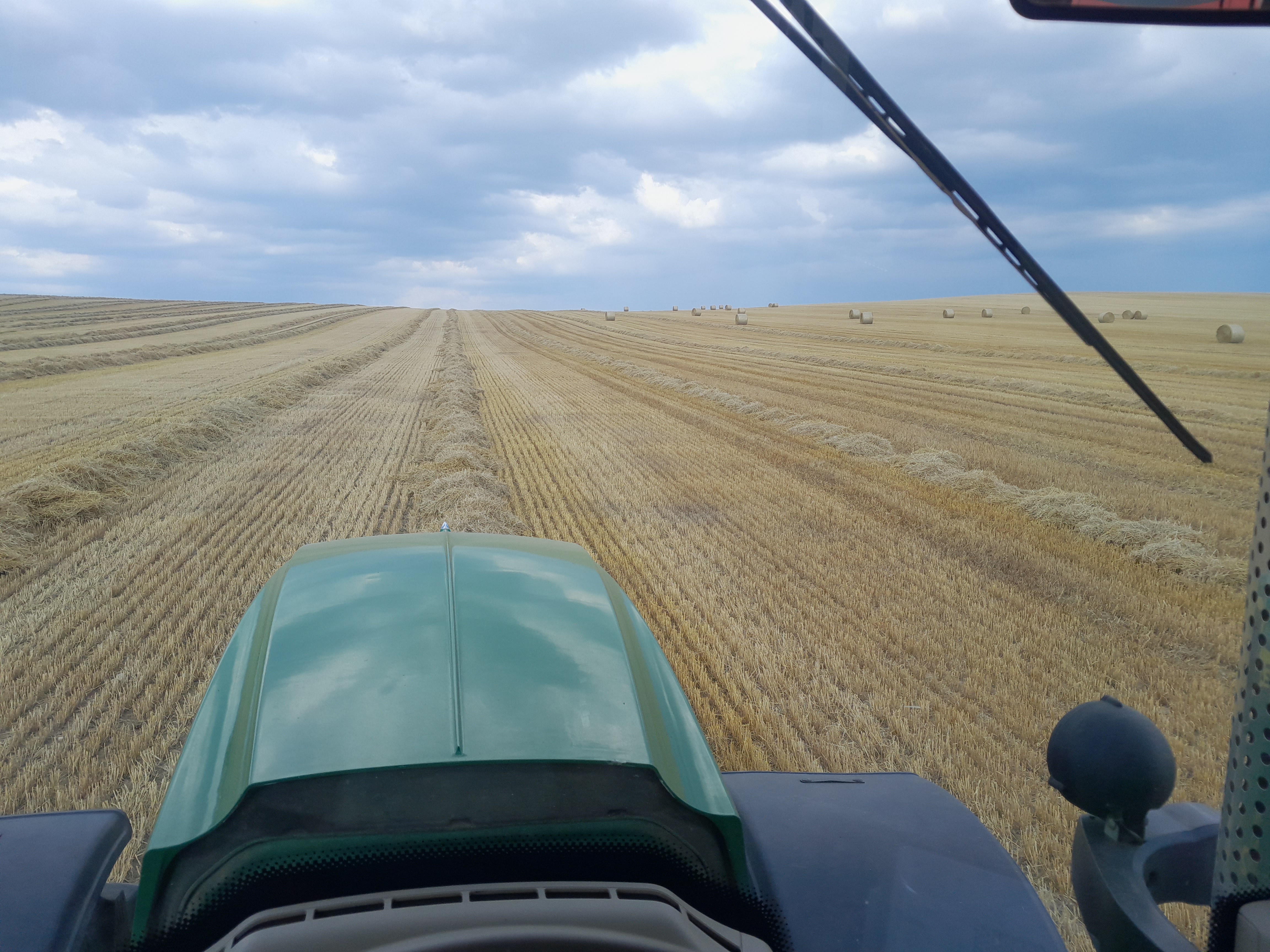 Feldarbeit Traktor Sicht