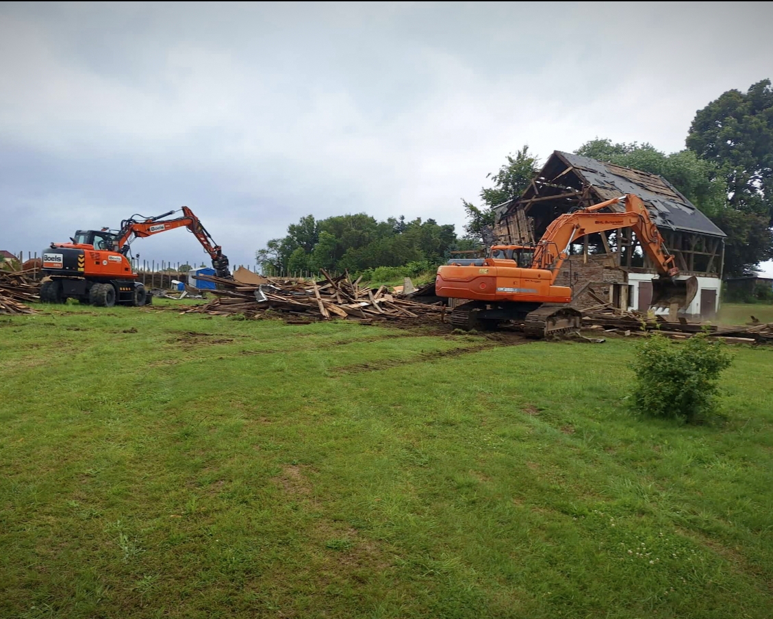 Abrissarbeiten Scheune